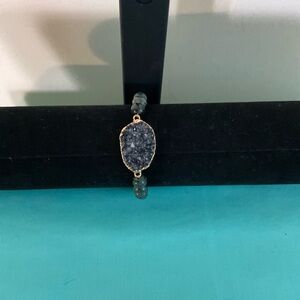 Chic Grayish Black Beaded Bracelet with Amethyst Druzy and Gold Accents